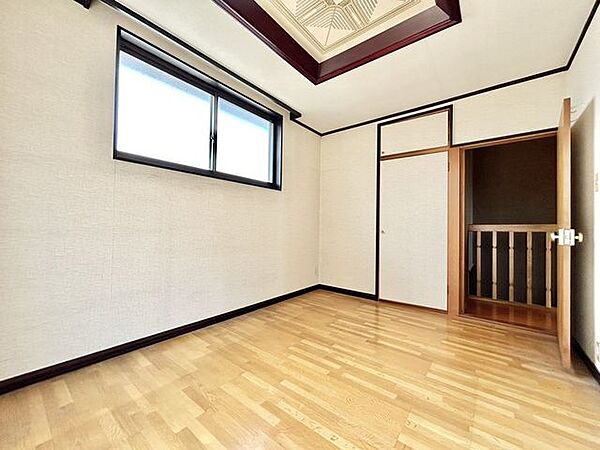 【内外装リフォーム中8/27更新】水回りすべて新品交換、クロス張り替え、フローリング重ね張り、照明交換、火災報知器設置、ドアホン交換、他。