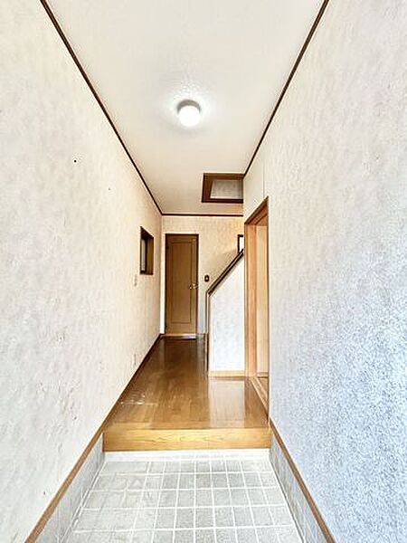 【内外装リフォーム中8/27更新】水回りすべて新品交換、クロス張り替え、フローリング重ね張り、照明交換、火災報知器設置、ドアホン交換、他。