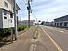外観：前面道路含む現地写真