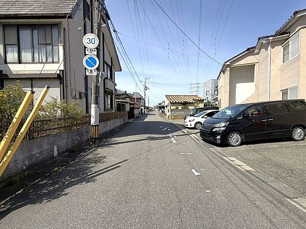 前面道路含む現地写真