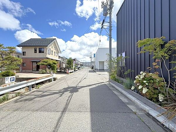 前面道路含む現地写真