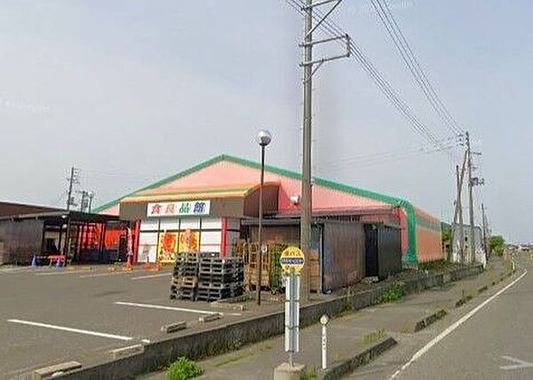 ひらせい ホームセンター生鮮広場横越店生活用品から園芸用品まで揃う便利なホームセンターに、生鮮食品も充実した使い勝手の良い店舗。まとめて買い物がしやすく、毎日の暮らしを幅広くサポートしてくれる地域…
