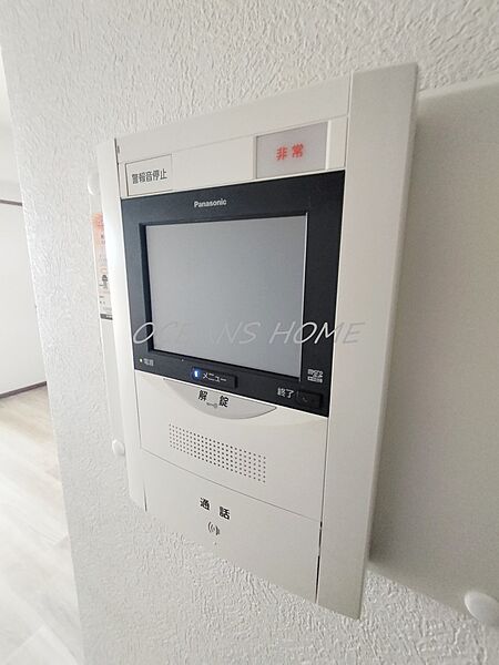 お子様のお留守番にも安心なＴＶモニター付インターホン。安心な生活をサポートします。