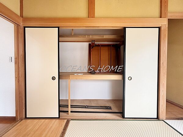 押入が充実しているので来客用にお布団なども多めにしまっておけそうですね♪