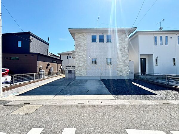 駐車場は最大3台駐車可能なので、来客時も安心ですね♪