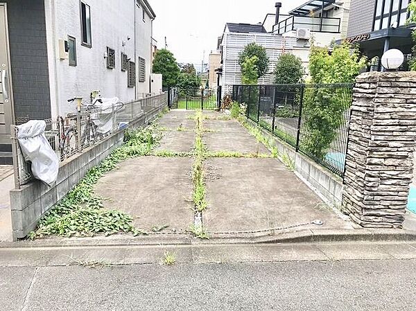 東側入口