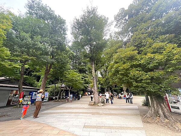 井の頭恩賜公園 徒歩11分 850m