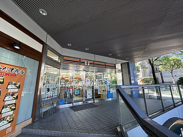 セブンイレブン新高円寺駅前店 徒歩2分。 150m