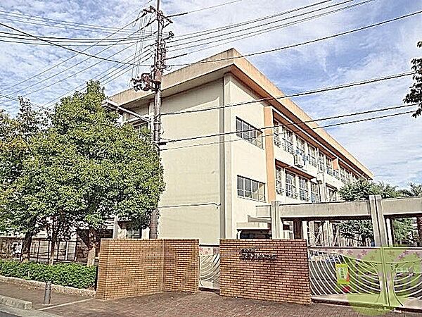 画像22:桜井谷小学校 425m