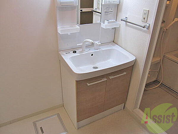 画像15:室内に洗濯機を置けるのでお風呂に入るついでに洗濯できますね。