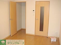 レオパレス葵 3階1Kのリビング/ダイニング