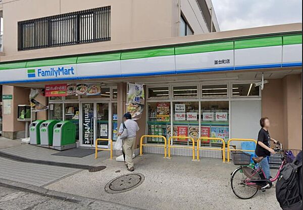 画像30:【コンビニエンスストア】ファミリーマート 釜台町店まで89ｍ