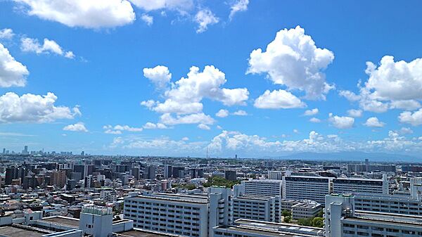 ＜共用廊下からの眺望写真＞21階住戸につき、眺望良好！（2026年8月撮影）