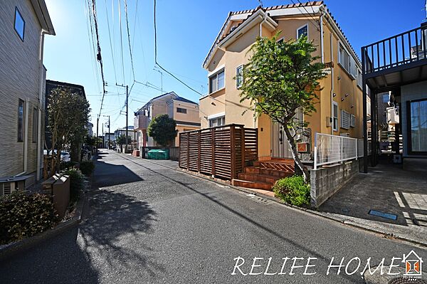 閑静な住宅地で子育て家族にピッタリ。緑に恵まれたエリアで、自然に包まれた穏やかな暮らしを実現するための、ゆとりある住環境が整っています。
