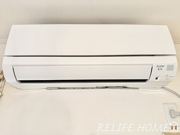 夏でも冬でもスイッチ一つで部屋が快適な温度になるエアコン完備！