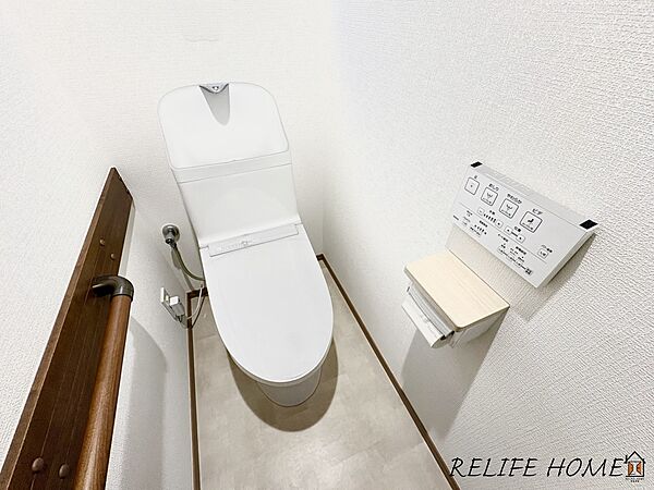 温水洗浄便座でオールシーズン関係なく暖かい便座で快適にお過ごしいただけます♪また、ウォシュレットによって感染症の予防にもつながります。