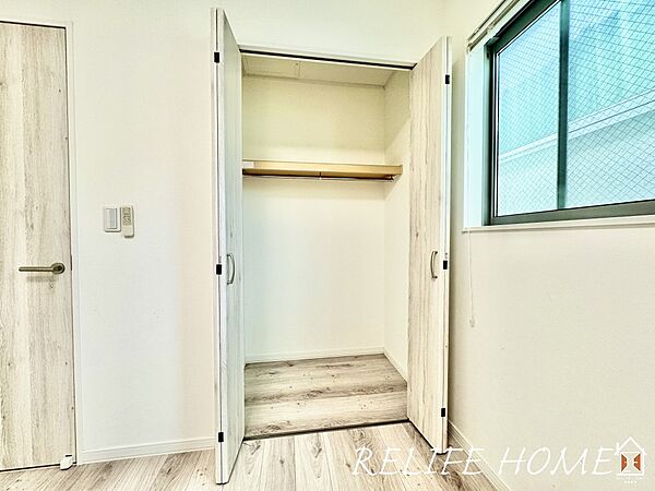 ■Closet■  ※本写真はAI処理により家具・生活用品等を消去しています。実際の室内状況とは異なります。