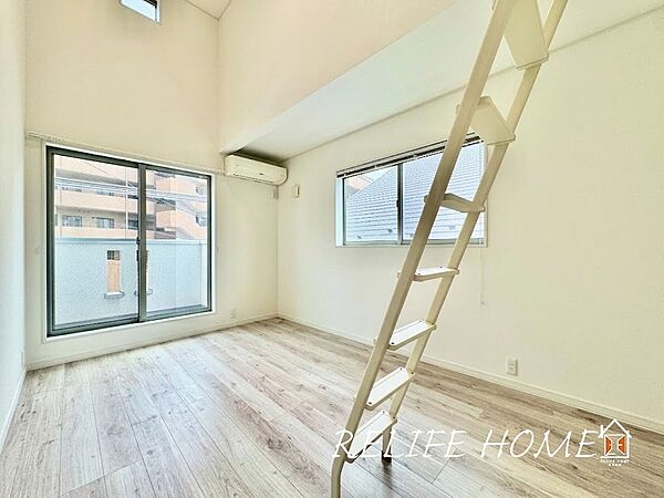 ■Style room■  ※本写真はAI処理により家具・生活用品等を消去しています。実際の室内状況とは異なります。