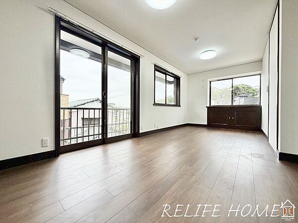 ■Living Room■  シンプルな内装と偏り過ぎないデザインで統一感を演出。日常をワンランク上にする上質なリビング空間。
