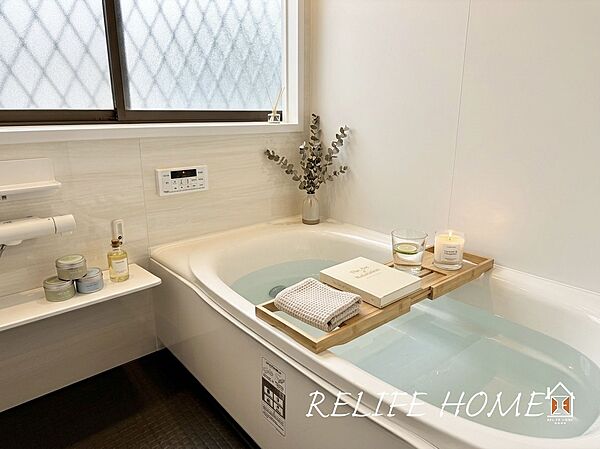 ■Bath Room■※本画像はAIがCGで家具作成しており、実際の現地に家具は設置されておりません。ゆったりと足を伸ばして入れるお風呂で、1日の疲れを癒していただけます。お掃除のしやすい…