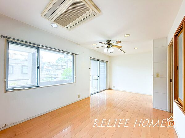 ■Living Room■  シンプルな内装と偏り過ぎないデザインで統一感を演出。日常をワンランク上にする上質なリビング空間。