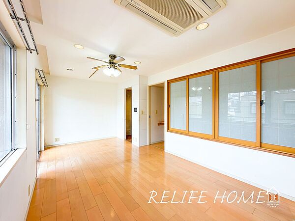 ■Living Room■  シンプルな内装と偏り過ぎないデザインで統一感を演出。日常をワンランク上にする上質なリビング空間。