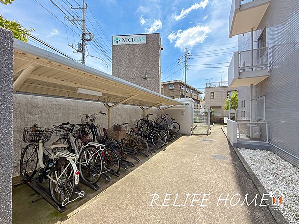 ■Bike parking■バイク×駐輪場完備！屋根がついてますので雨から守ってくれます♪