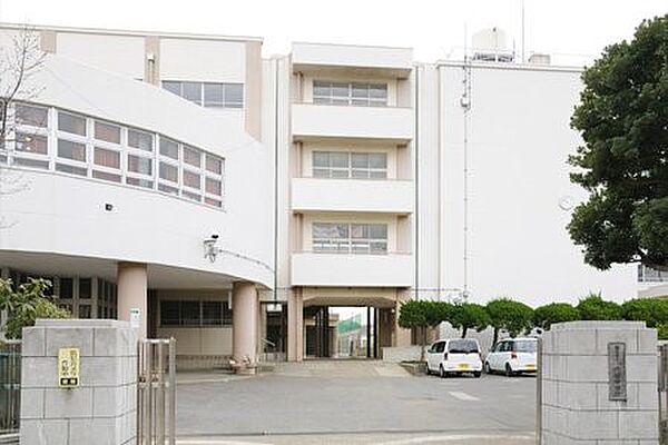 中学校 1260m 横浜市立六浦中学校(お子様も安心の距離で学校の行事にも参加しやすいですね！)