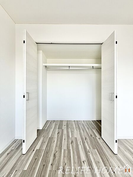■Closet■居室には収納スペースを備えており、衣類や荷物をしっかり収納できるため、ゆとりある住空間を保つ事が出来ます。