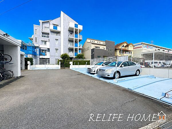 ■Parking lot■敷地内駐車場完備！空き情報はお気軽にお問い合わせください。