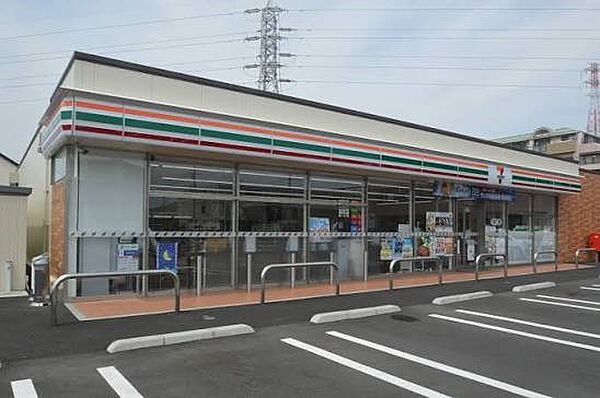 コンビニ 90m セブンイレブン相模原東淵野辺4丁目店(近いので、なにかと便利なコンビニ。日々の暮らしを彩ります！)
