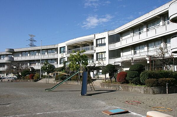 小学校 550m 相模原市立淵野辺東小学校(お子様も安心の距離で学校の行事にも参加しやすいですね！)