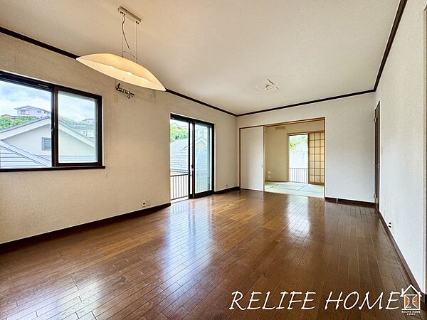 ■Living Room■  シンプルな内装と偏り過ぎないデザインで統一感を演出。日常をワンランク上にする上質なリビング空間。