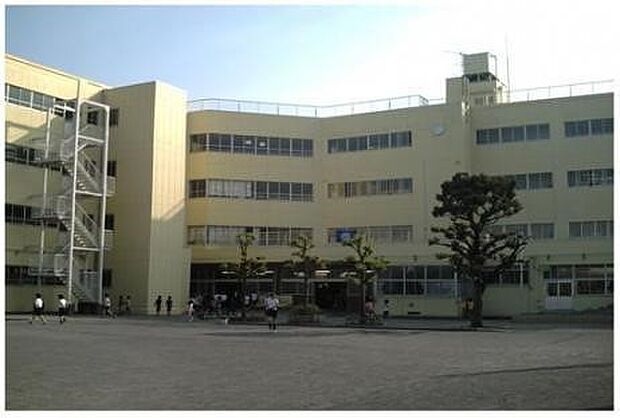 小学校 200m 横浜市立上山小学校(お子様も安心の距離で学校の行事にも参加しやすいですね！)