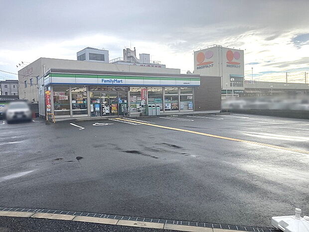 ファミリーマート四條畷岡山東店