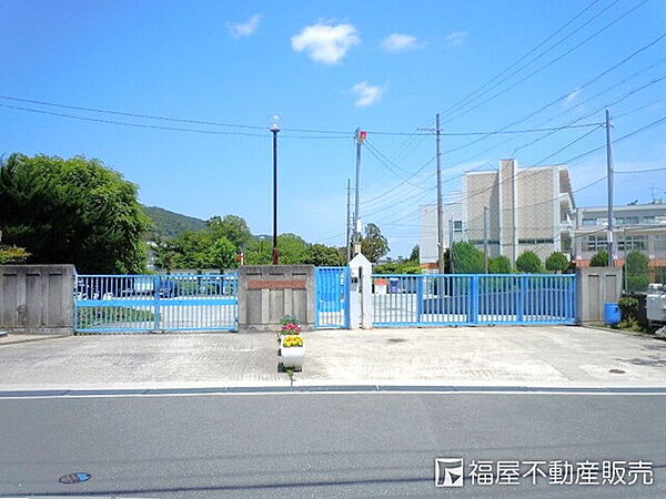 寝屋川市立西小学校