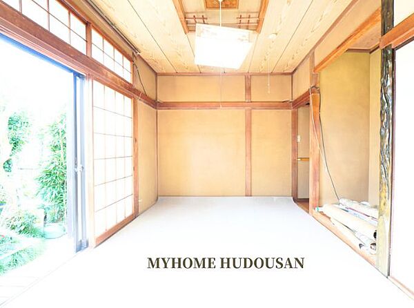 これから庭木の剪定、クロスと床をリフォーム予定です、詳しくはマイホーム不動産にお気軽にお問い合わせください。