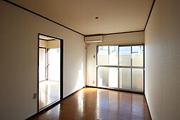 ホワイトビレッジ F棟 101号室 1階2LDKのリビング/ダイニング