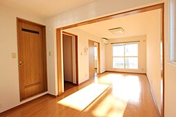 ヒーロー1番館 201号室 2階1LDKのリビング/ダイニング