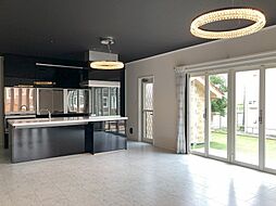 取手市桜が丘１丁目　中古戸建 5SLDKのリビング/ダイニング