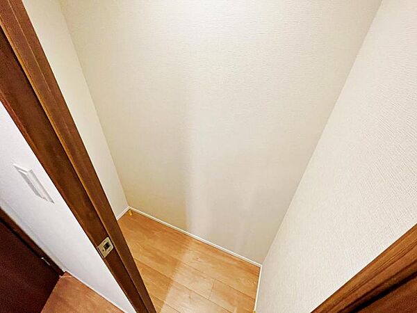 居間収納