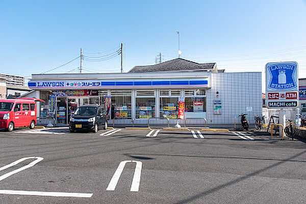 ローソン・スリーエフ 町田多摩境店　徒歩1分