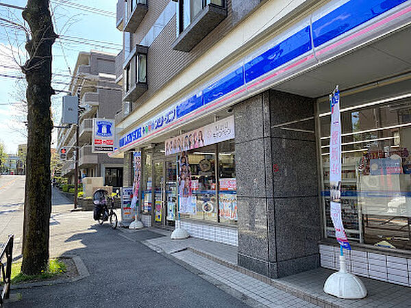 ローソン・スリーエフ 川崎三田団地店 徒歩5分