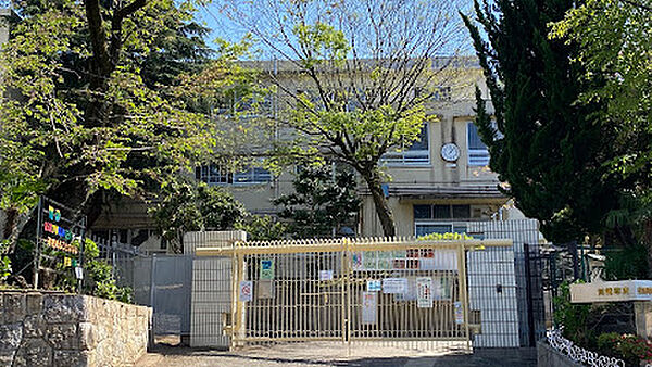 川崎市立生田中学校 徒歩4分