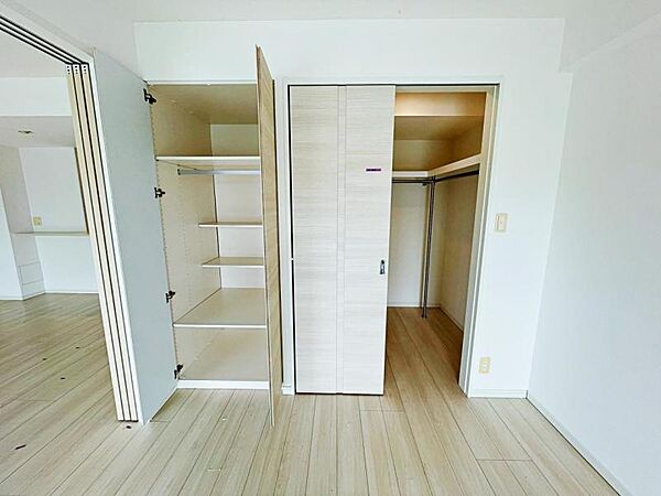 ウォークインクローゼット。全居室にウォークインクローゼットあり。