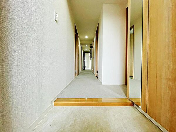 人感センサー付き照明の玄関です。