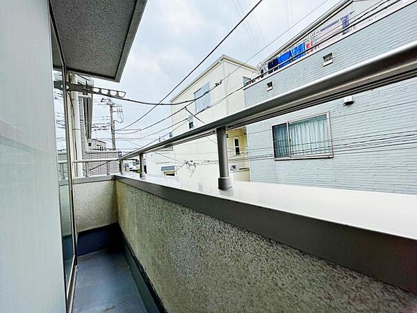 南向けのバルコニー。採光・通風良好です。