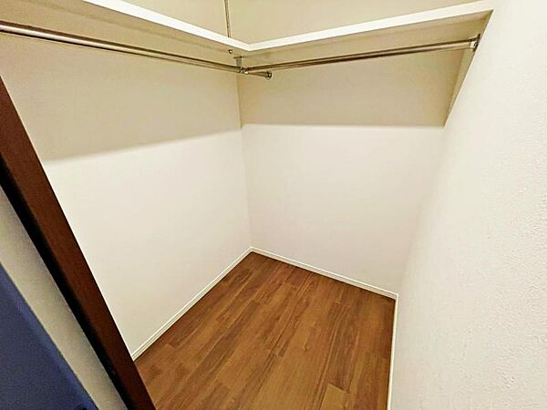 ウォークインクローゼット。全居室に収納あり。