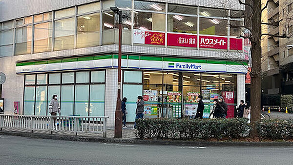 ファミリーマート 相模大野南口店　徒歩5分