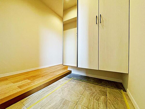 人感センサー付き照明の玄関です。